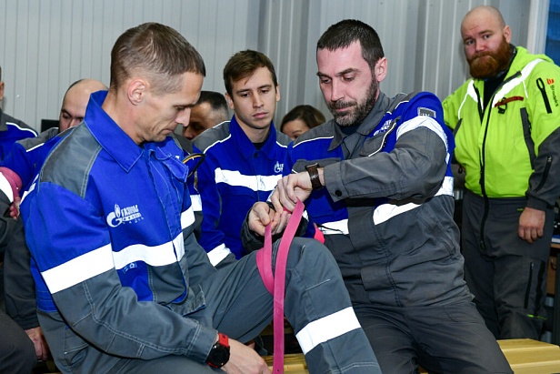 г. Надым.В «Газпром добыча Надым» отработали навыки газоопасных работ на высоте г. Надым.В «Газпром добыча Надым» отработали навыки газоопасных работ на высоте