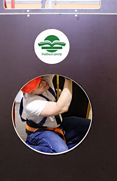 г.Екатеринбург. Учебный центр АНО ДПО «ЦПР ПРОФИ» использует при обучении верхолазный полигон